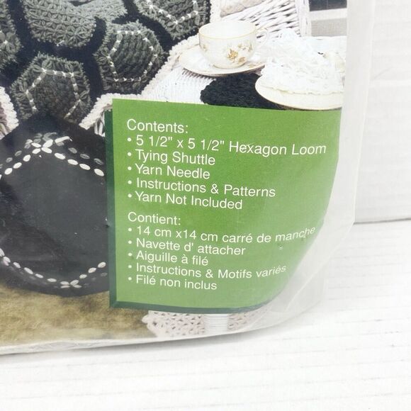 1999 Craft House 5.5"x 5.5" Hexagon Lap Weaving Loom Tying Shuttle & Yarn Needle - Picture 4 of 4